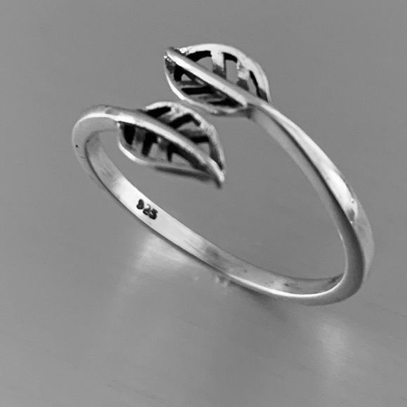 Sterling Silver Delicate Wraparound Small Leaf Ring, Tree Leaves, Plant Rings - Picture 5 of 7